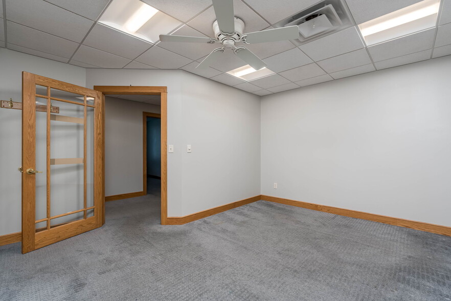 More Photos Of 110 S Broad St, Mankato Office For Lease