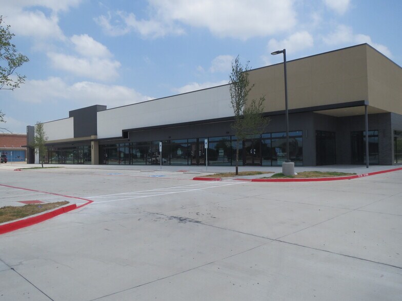 More Photos Of 208 W FM 544 Rd, Murphy General Retail For Sale