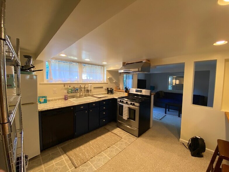 More Photos Of 1302 N 49th St, Seattle Apartments For Sale