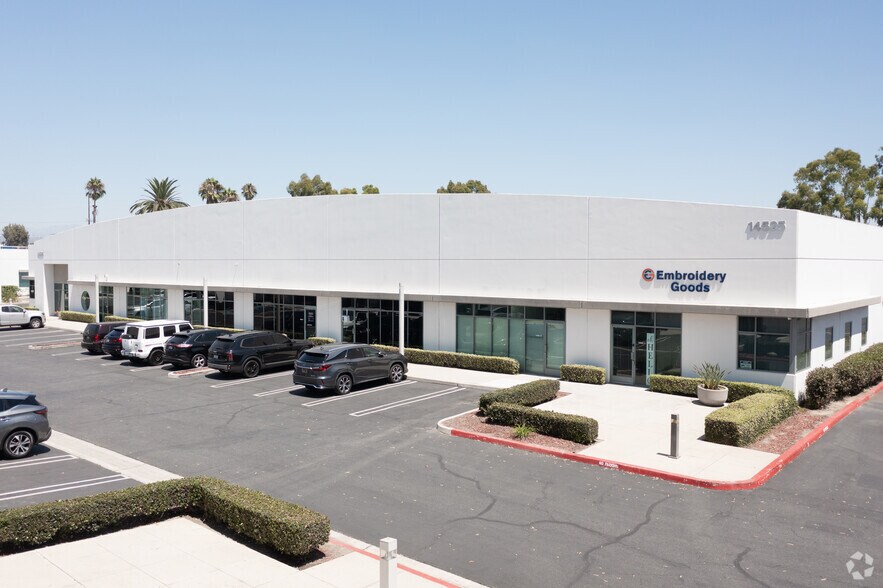 Primary Photo Of 14525 Valley View Ave, Santa Fe Springs Light Manufacturing For Lease