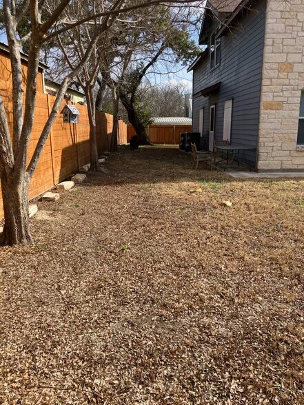 More Photos Of 800 Main St, Liberty Hill Office For Sale