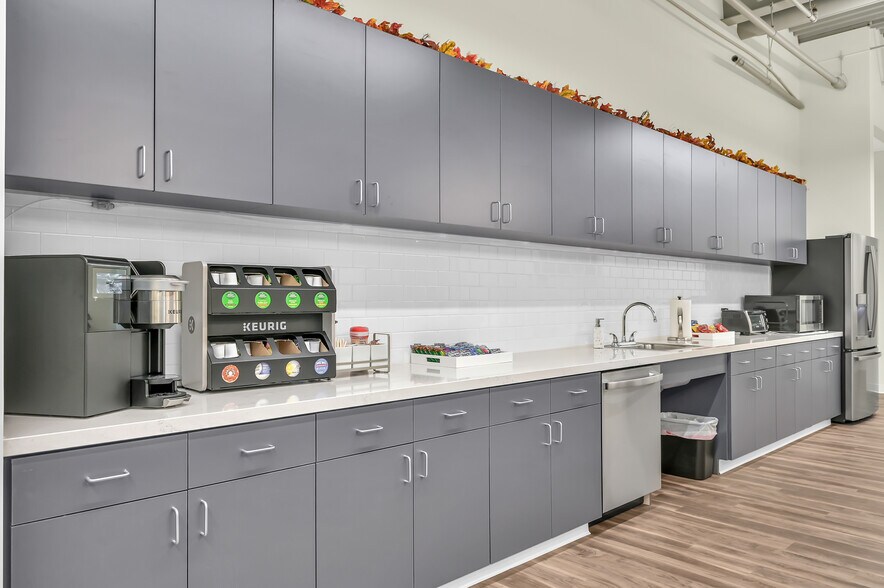 More Photos Of 14150 Huffmeister Rd, Cypress Coworking Space