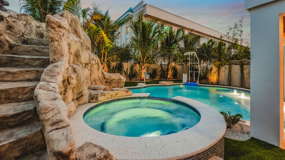 More Photos Of , Siesta Key Multifamily For Sale
