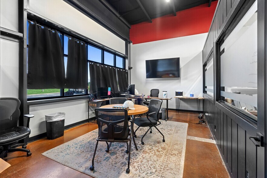 More Photos Of 6978 Lebanon Rd, Mount Juliet Showroom For Lease