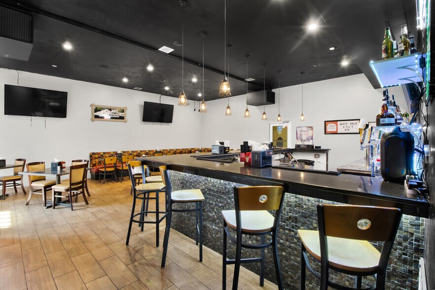 More Photos Of 410 Us Highway 79 S, Henderson Hotel For Sale