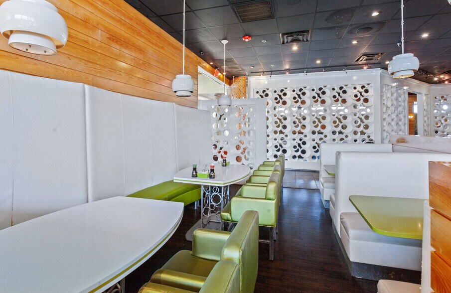 More Photos Of 102 Clinton Center Dr, Clinton Restaurant For Sale