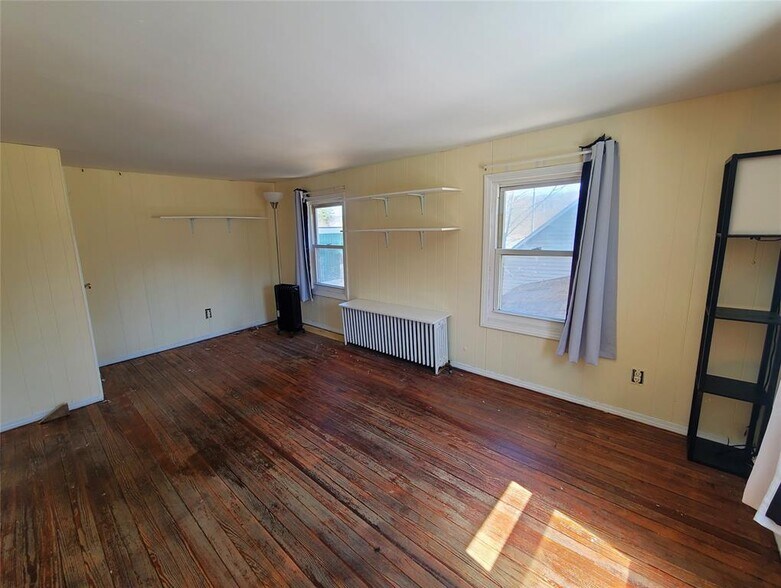 More Photos Of 108 Main St, Livingston Manor Convenience Store For Sale