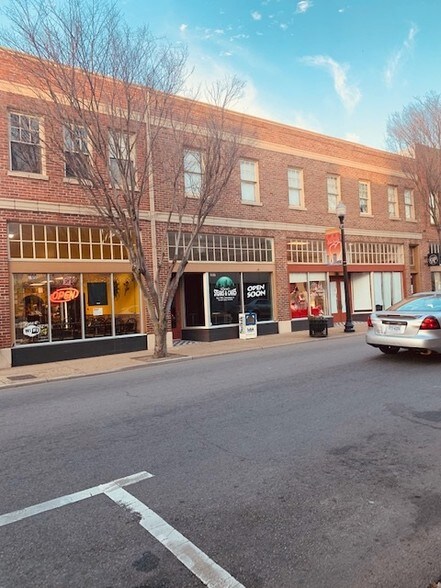 More Photos Of 200-208 E Washington St, Suffolk Apartments For Sale