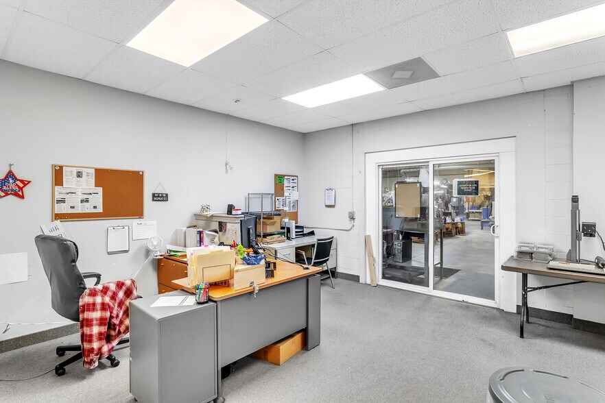 More Photos Of 79 Mainline Dr, Westfield Industrial For Lease