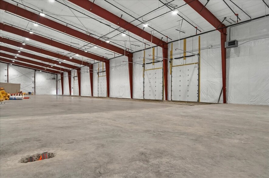 More Photos Of 25 Wood Road, Round Lake Distribution For Lease