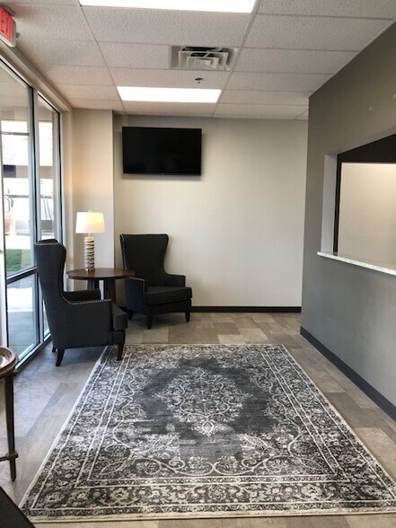 More Photos Of 2850-2870 S Church St, Murfreesboro Unknown For Lease