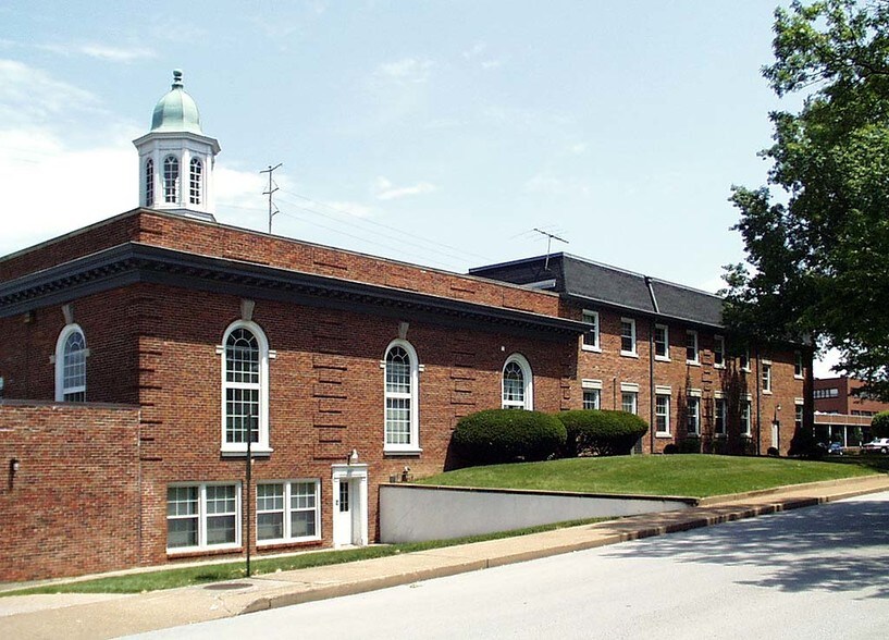 More Photos Of 889 S Brentwood Blvd, Clayton Medical For Lease