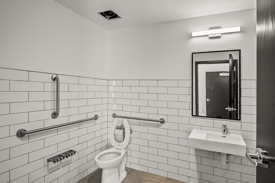 More Photos Of 4518 Forestdale Dr, Park City Specialty For Sale