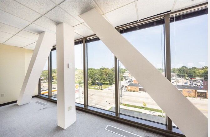 More Photos Of 1000 S Broadway, Highland Office For Lease