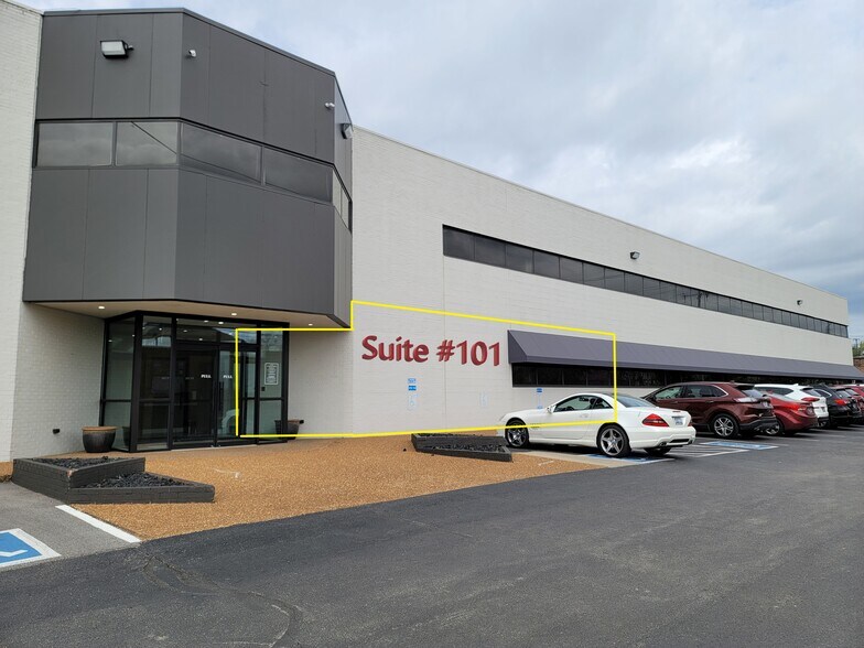 More Photos Of 2000 Glen Echo, Nashville Office For Lease