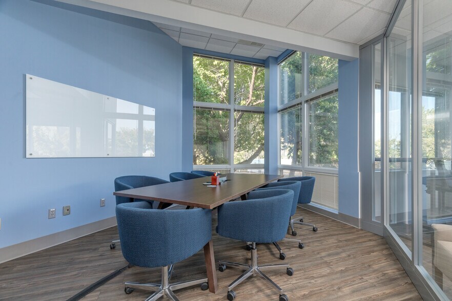More Photos Of 707 Spirit 40 Park Dr, Chesterfield Office For Sale
