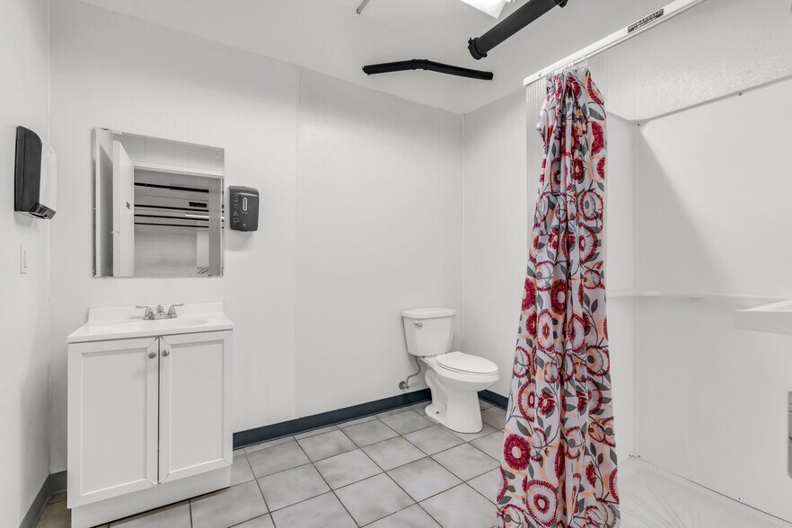 More Photos Of 1 American Legion Dr, Keyport General Retail For Lease