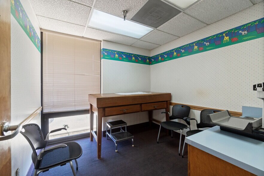 More Photos Of 3520 E Shields Ave, Fresno Medical For Sale