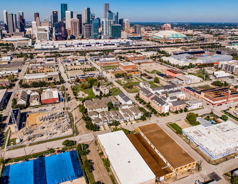 More Photos Of 2315 Polk St, Houston Warehouse For Sale