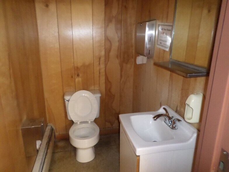 More Photos Of 1240 State Route 307, Lake Winola Office For Sale