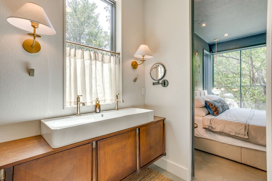 More Photos Of 6725 Rollins Rd, Granbury Specialty For Sale