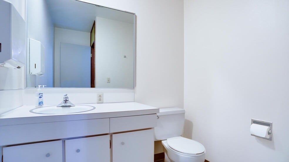 More Photos Of 15012 SE Stark St, Portland Office For Lease