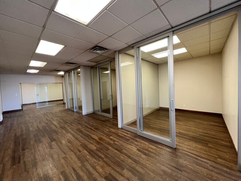 More Photos Of 14 Burnt Valley Ave, Red Deer County Service For Lease