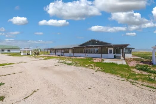 More Photos Of 12900 Soda Lake Rd, Santa Margarita Hotel For Lease