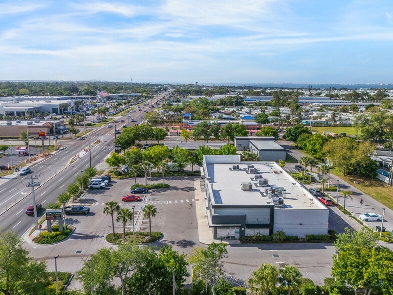 More Photos Of 6228 14th St W, Bradenton Storefront For Lease