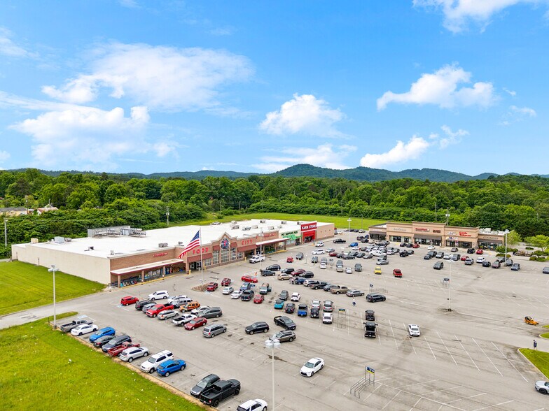 Primary Photo Of Chapman Hwy @ JOhn Sevier Highway, Knoxville Unknown For Lease