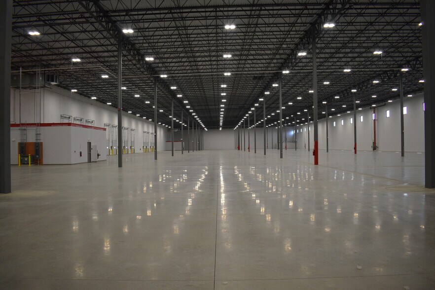 More Photos Of 37988 Avon Commerce Pky, Avon Distribution For Lease