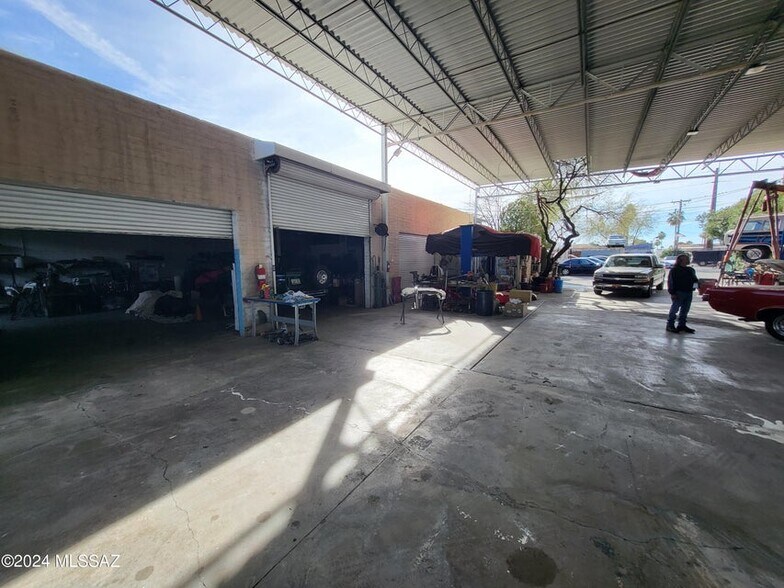 More Photos Of 1750 W Roger Rd, Tucson Auto Repair For Sale