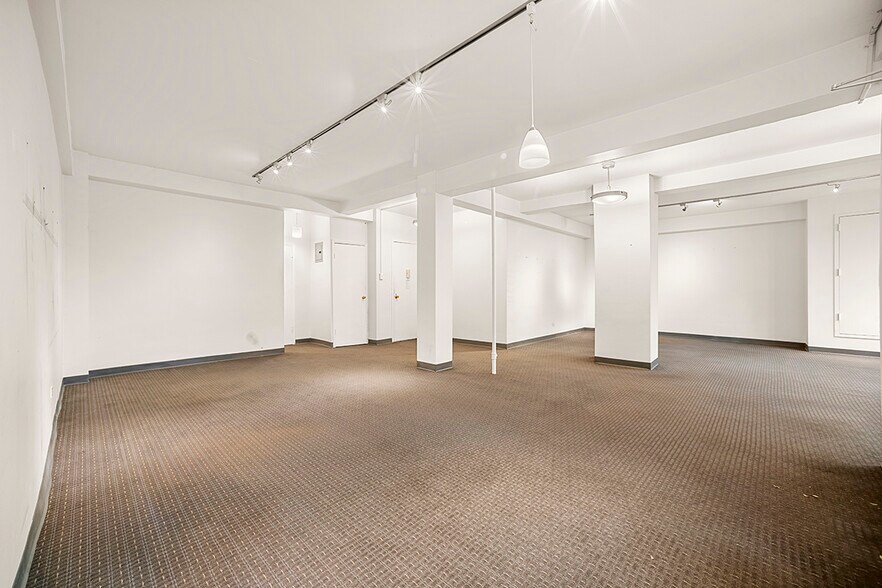 More Photos Of 310 E 65th St, New York Apartments For Lease