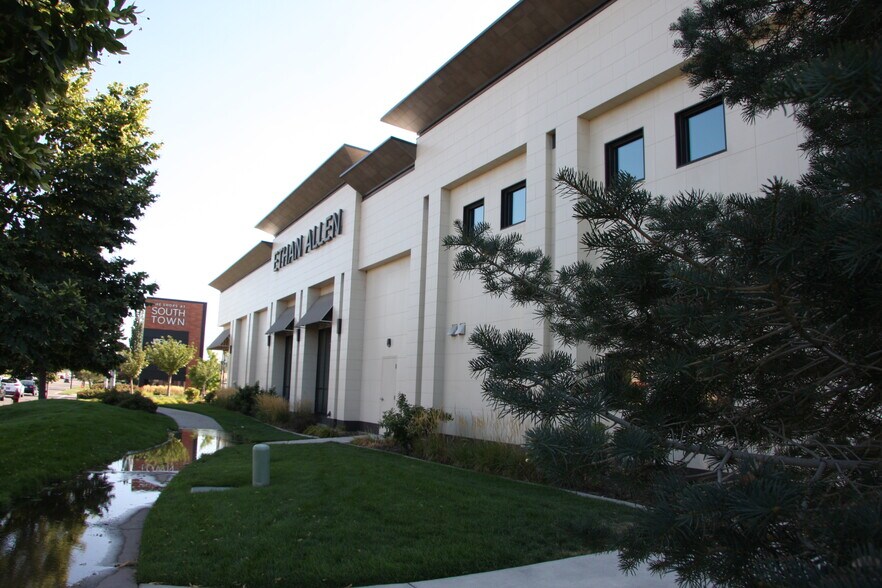 More Photos Of 10450 S State St, Sandy Unknown For Lease