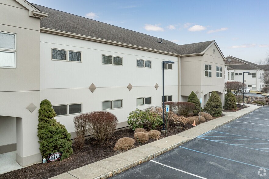 More Photos Of 3 Coates Dr, Goshen Unknown For Lease