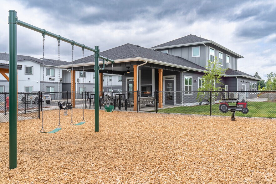 More Photos Of 4853 Verda Ln NE, Keizer Apartments For Sale