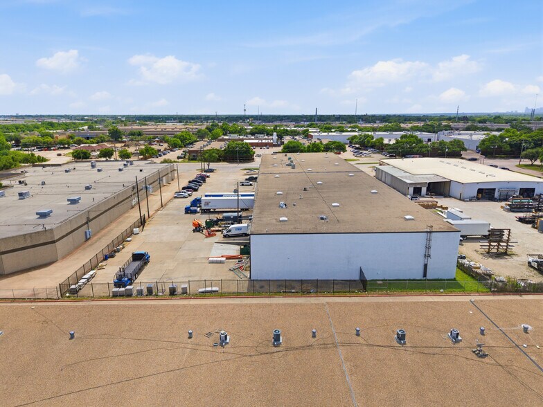 More Photos Of 10515-10537 Miller Rd, Dallas Distribution For Sale