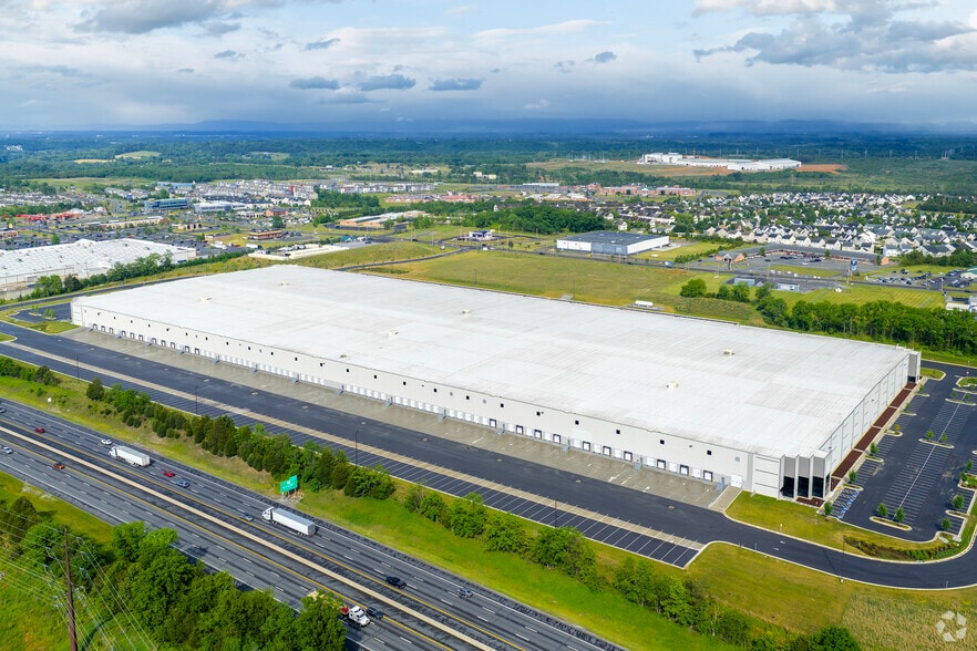 More Photos Of 5177 Williamsport Pike, Martinsburg Warehouse For Lease