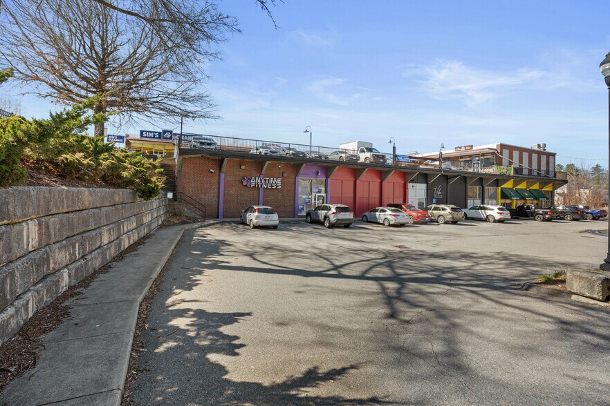 More Photos Of 280 High St, Clinton Department Store For Sale