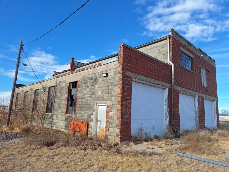 More Photos Of 808 Pacific st, Lexington Specialty For Sale