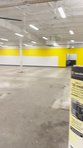 Primary Photo Of 16015 Lake Shore Blvd, Cleveland General Retail For Lease