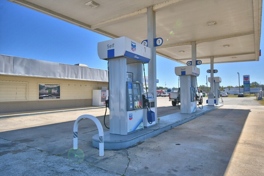 More Photos Of 16311 Highway 27, Lake Wales Service Station For Sale