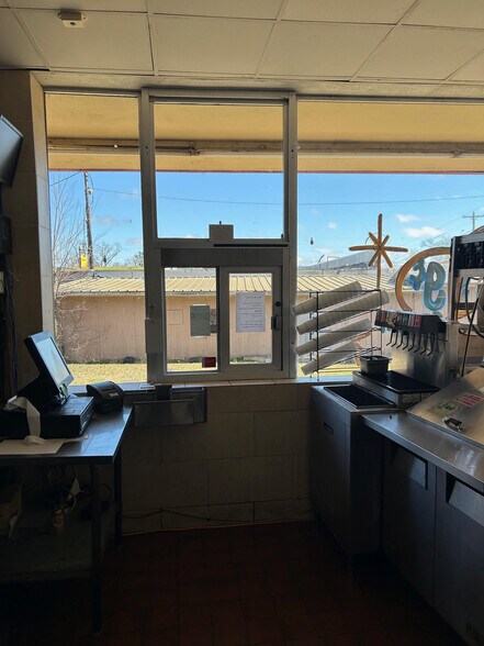 More Photos Of 1010 State Highway 21 W, San Augustine Fast Food For Sale