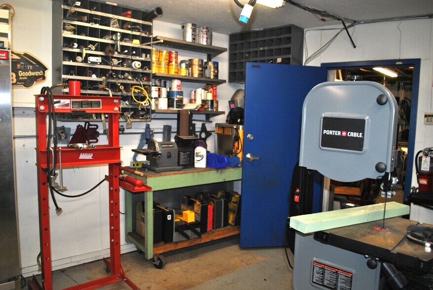 More Photos Of 2882 Johnstown Rd, Columbus Warehouse For Sale