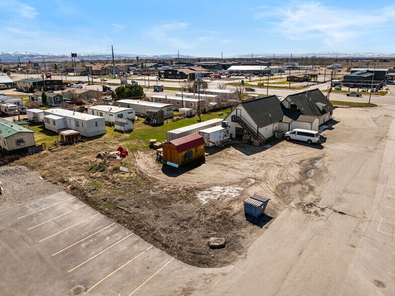 More Photos Of 6410 Jackrabbit Ln, Belgrade Storefront For Sale