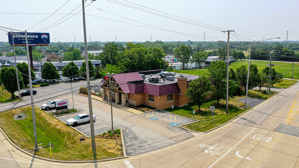 More Photos Of 27W371 North Ave, West Chicago Restaurant For Sale