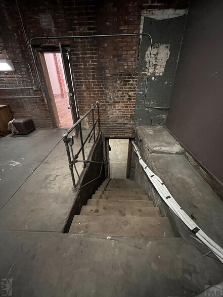 More Photos Of 411-413 E Northern Ave, Pueblo Warehouse For Sale