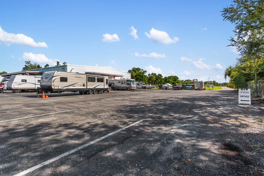 More Photos Of 1327-1339 River Rd, North Fort Myers Warehouse For Sale