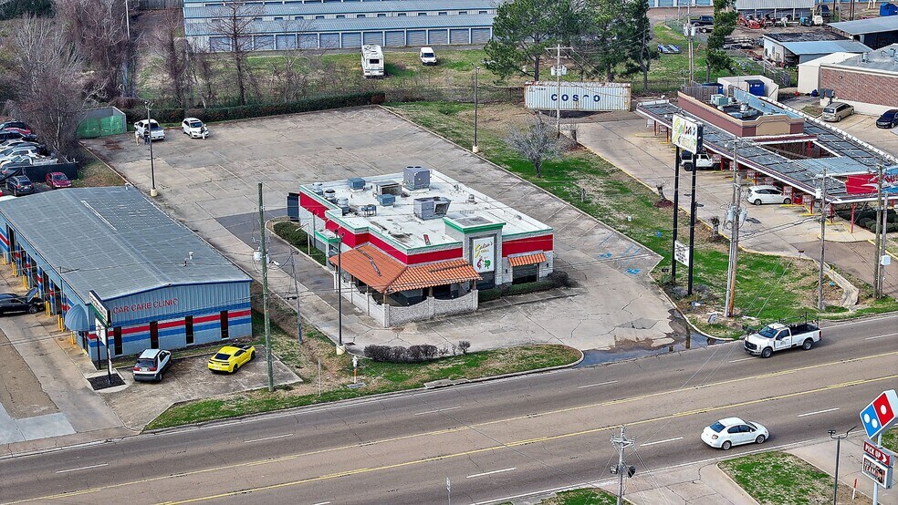 More Photos Of 127 S Pearson Rd, Jackson Fast Food For Lease