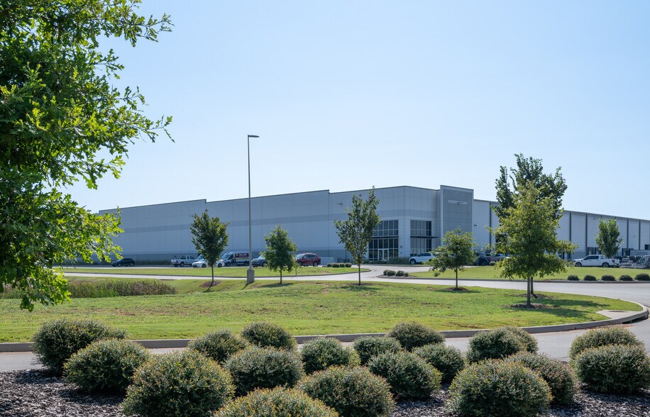 More Photos Of 23366 Bibb Garrett Rd, Tanner Distribution For Lease